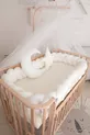Berceau Mabela en bois naturel à côté de la mère avec protection en tricot écru, réglable en hauteur, pour 0-5 ans, pouvant se balancer, 3 positions