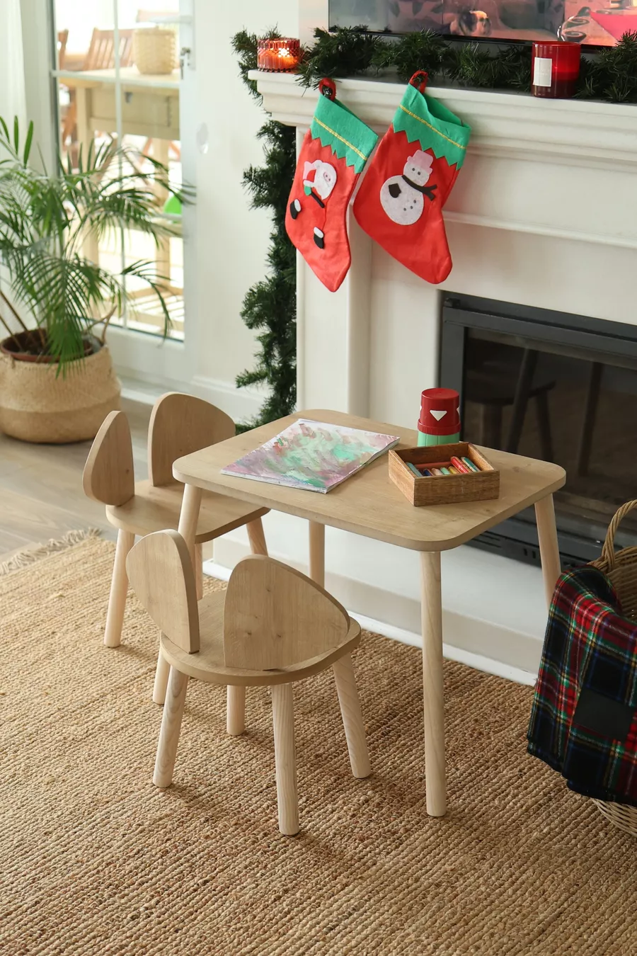 Table et 2 chaises pour enfants Montessori en marron