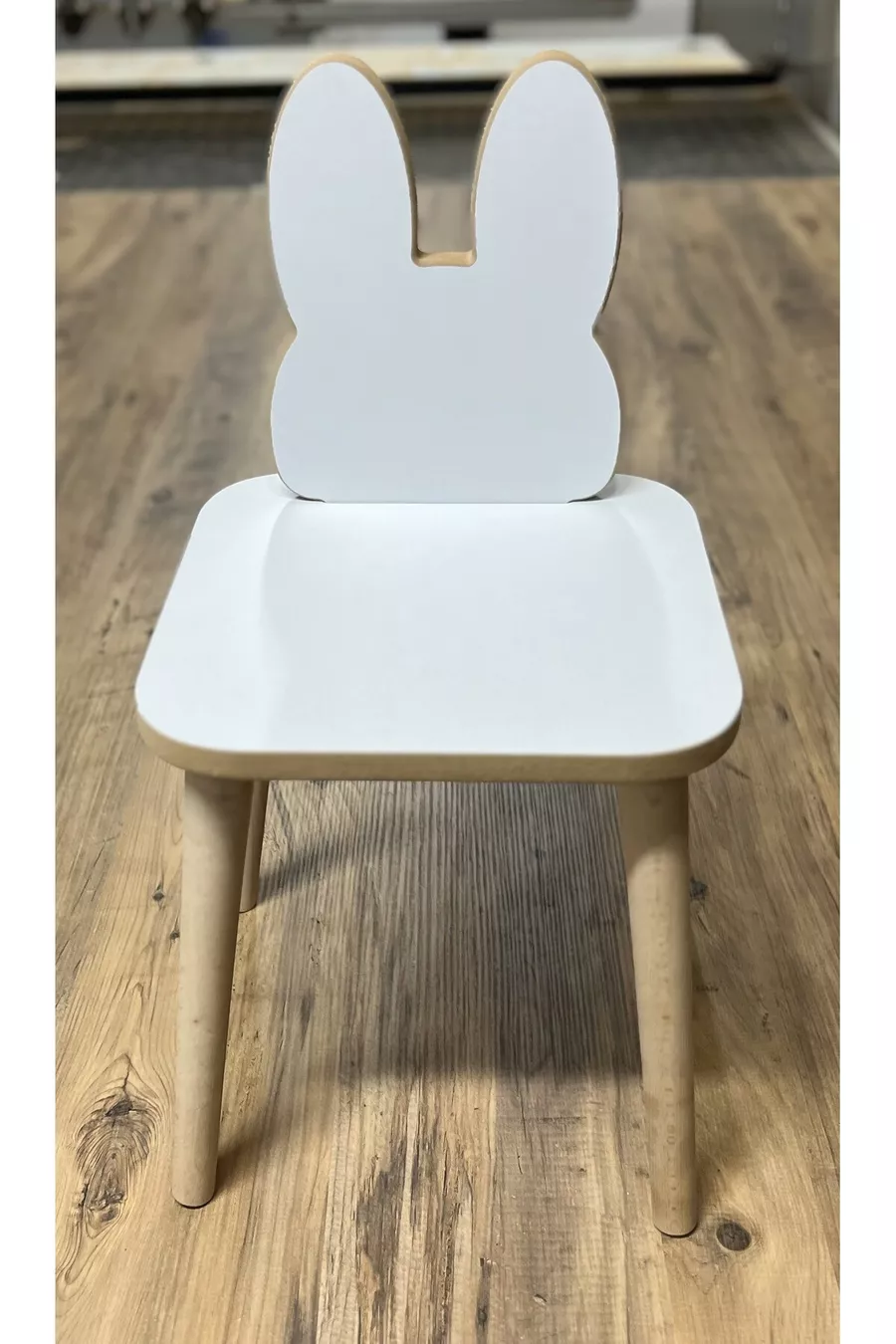 Chaise tabouret à thème animal Lapin blanc
