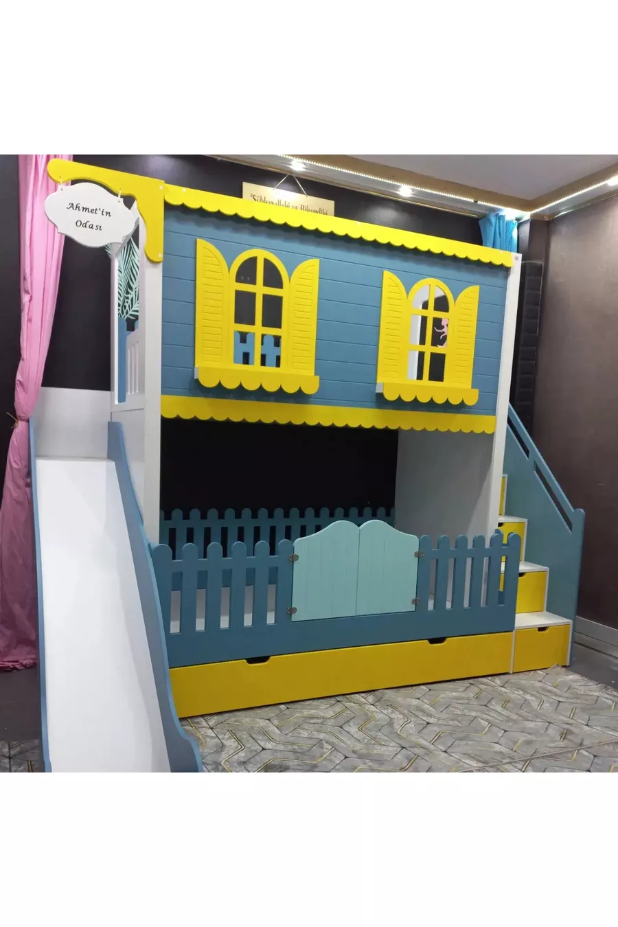 Lit superposé pour enfant avec toboggan à Alaçatı