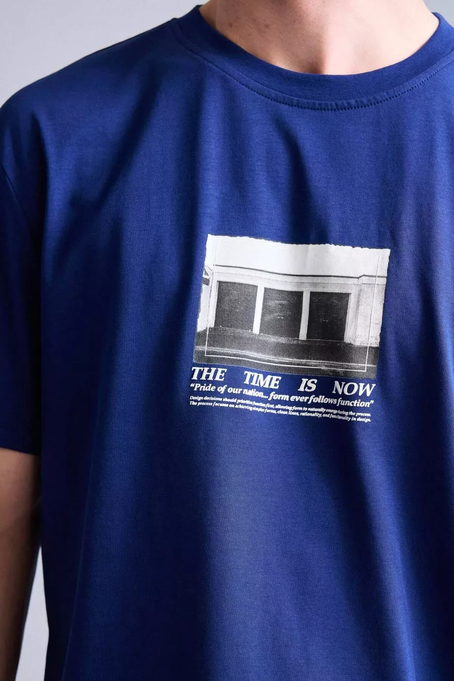 T-shirt basique en coton à  %, coupe boxy, col en V, effet délavé, manches courtes SM