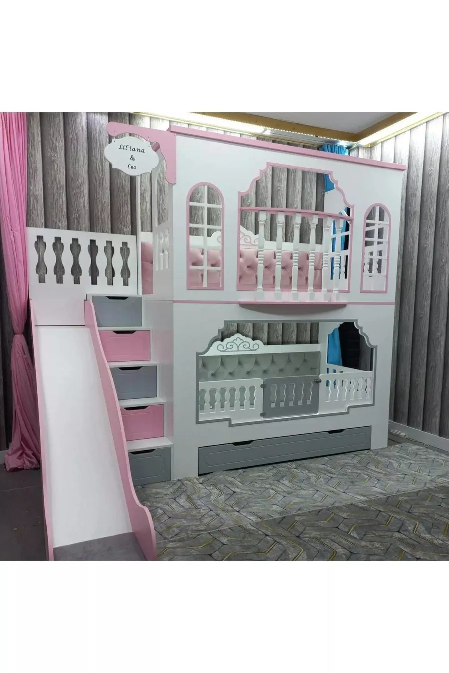 Lit superposé avec toboggan et balcon pour princesse