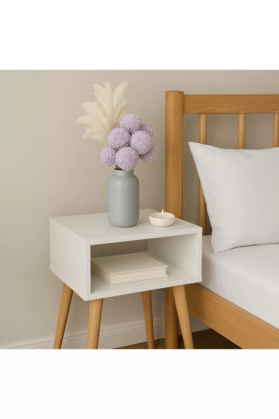 Table de chevet blanche à une étagère, en bois massif avec pied tourné cm