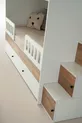 Lit superposé Berlin / Blanc-pin / 3 sections de couchage avec escalier et armoire / 100 % MDF