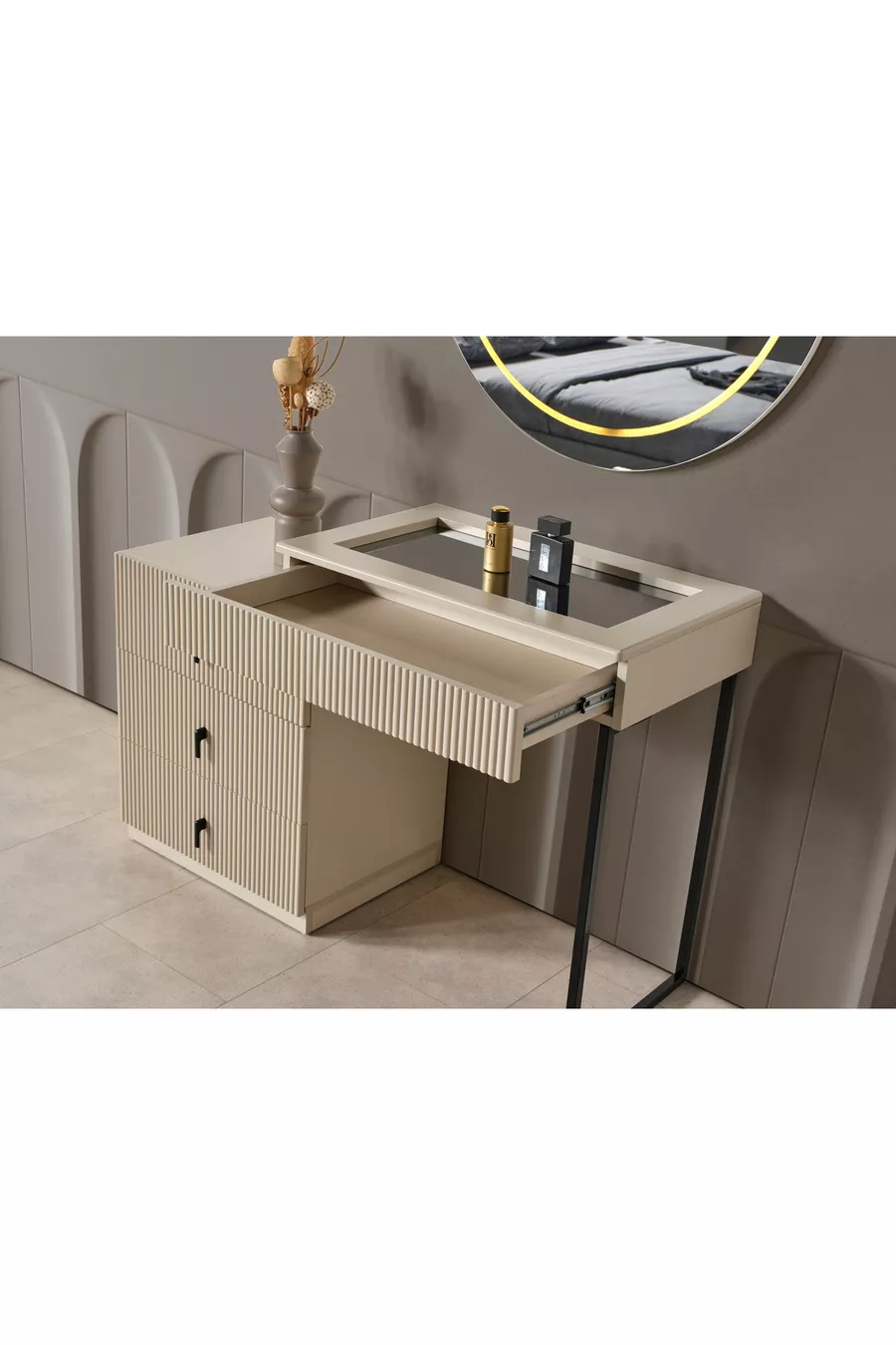 ARYA COMMODE
