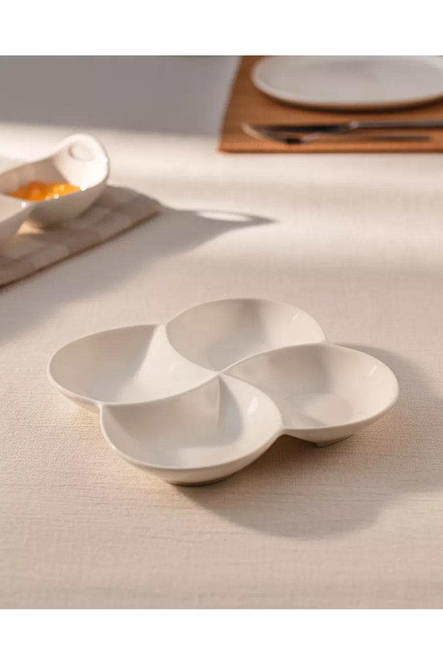 Nouvelle Grande Assiette de Présentation Petit Concept à 4 Compartiments