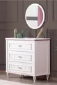 Chambre d'Ezgi Genç - Armoire à 3 portes, Lit, Table de chevet, Commode