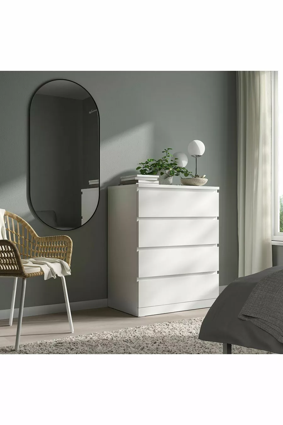 Commode à 4 tiroirs, Largeur :  cm  Profondeur :  cm  Hauteur :  cm