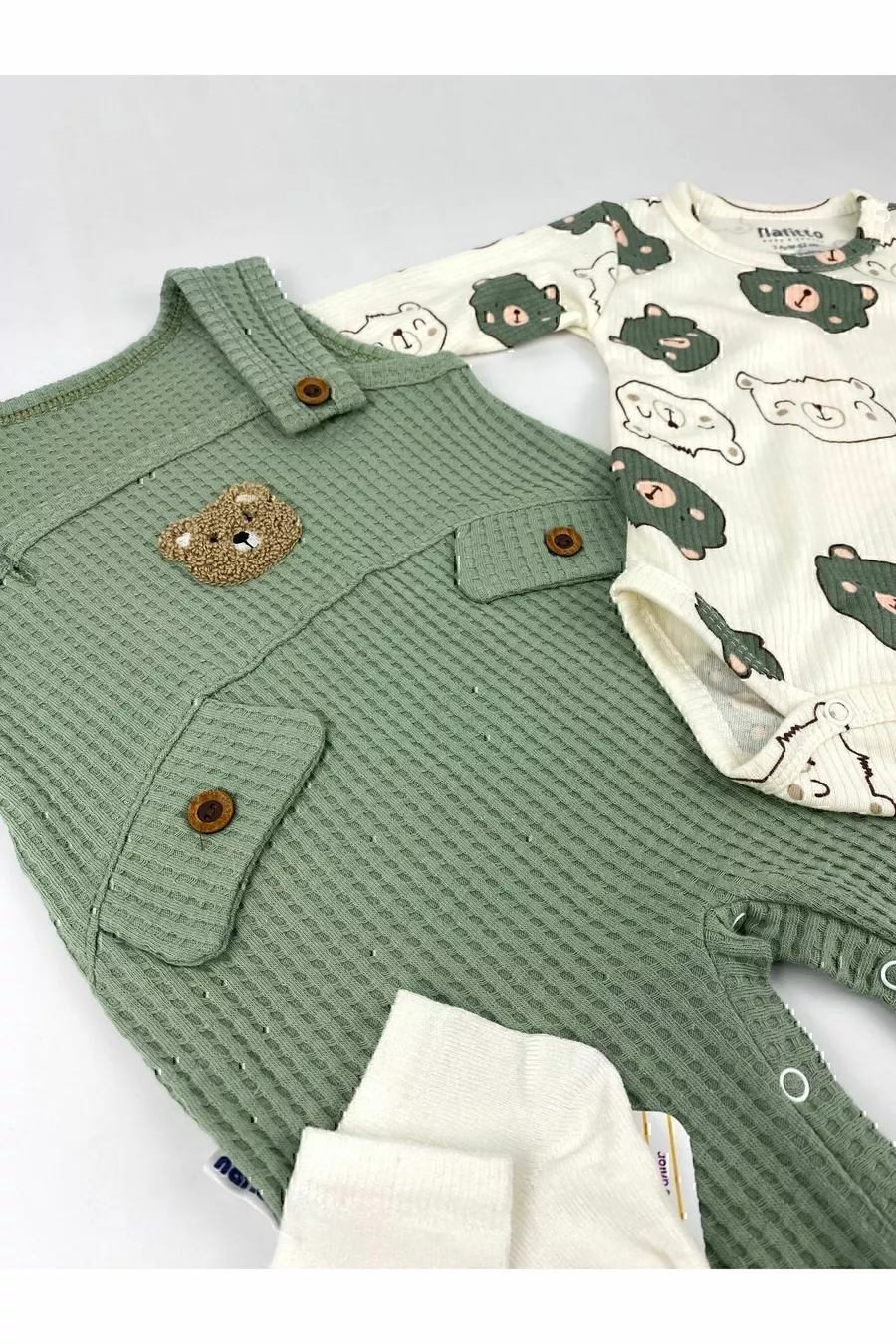 Grenouillère pour bébé garçon avec broderie d'ours, ensemble de 3 pièces – Body, grenouillère et chaussettes | Vêtements pour bébé de 3, 6, 9 mois