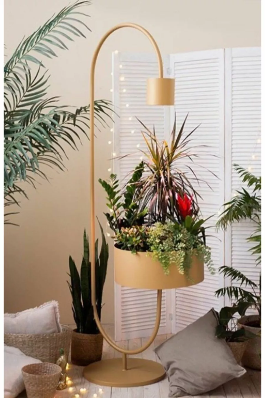 Lampadaire d'angle design spécial Mira avec support pour plantes et pot, lampadaire moderne design éclairage