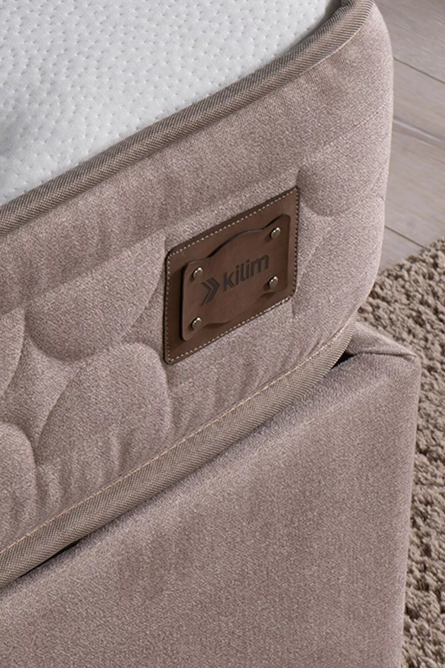 Matelas à ressorts orthopédique Hilton Vison (Sommier et tête de lit non inclus)