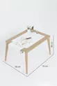 Table d'activités en bois avec chaises en bois, résistante à l'eau