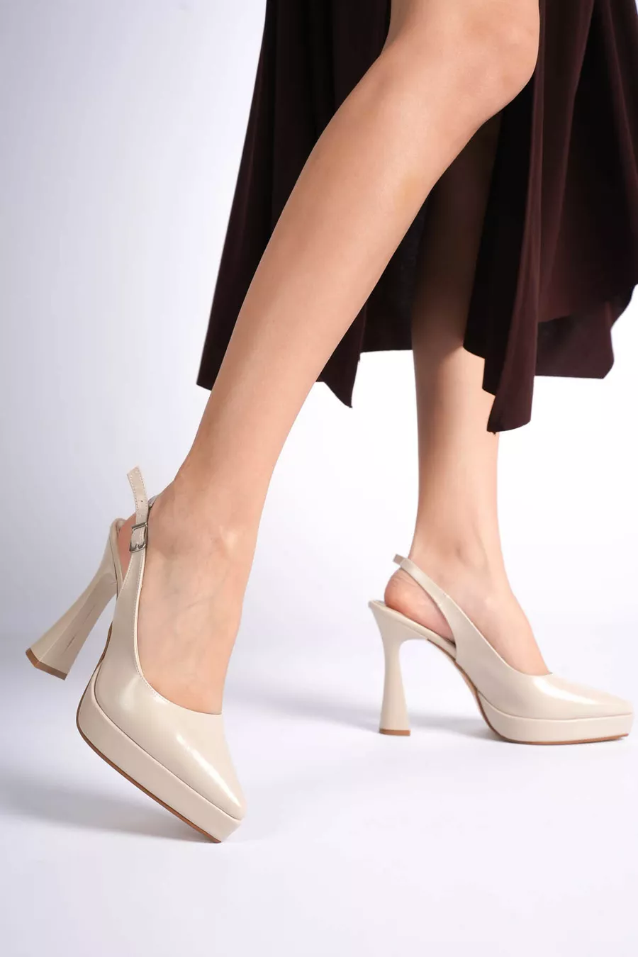 Hera Chaussures à Talon Compensé Beige pour Femme