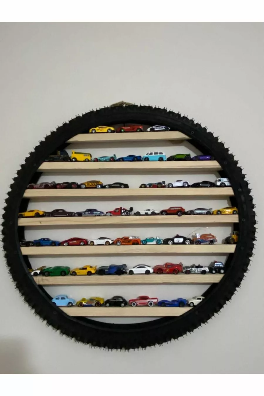 Étagère murale en forme de roue avec lumière jaune, décoration en bois, parking pour enfants en caoutchouc, lampe de nuit éducative Montessori