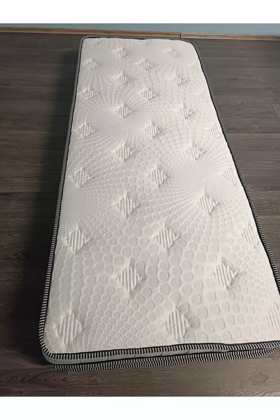 Matelas en mousse pliable compatible avec lit coffre Cm Flekke, Hemnes, Ikea, état ouvert Cm