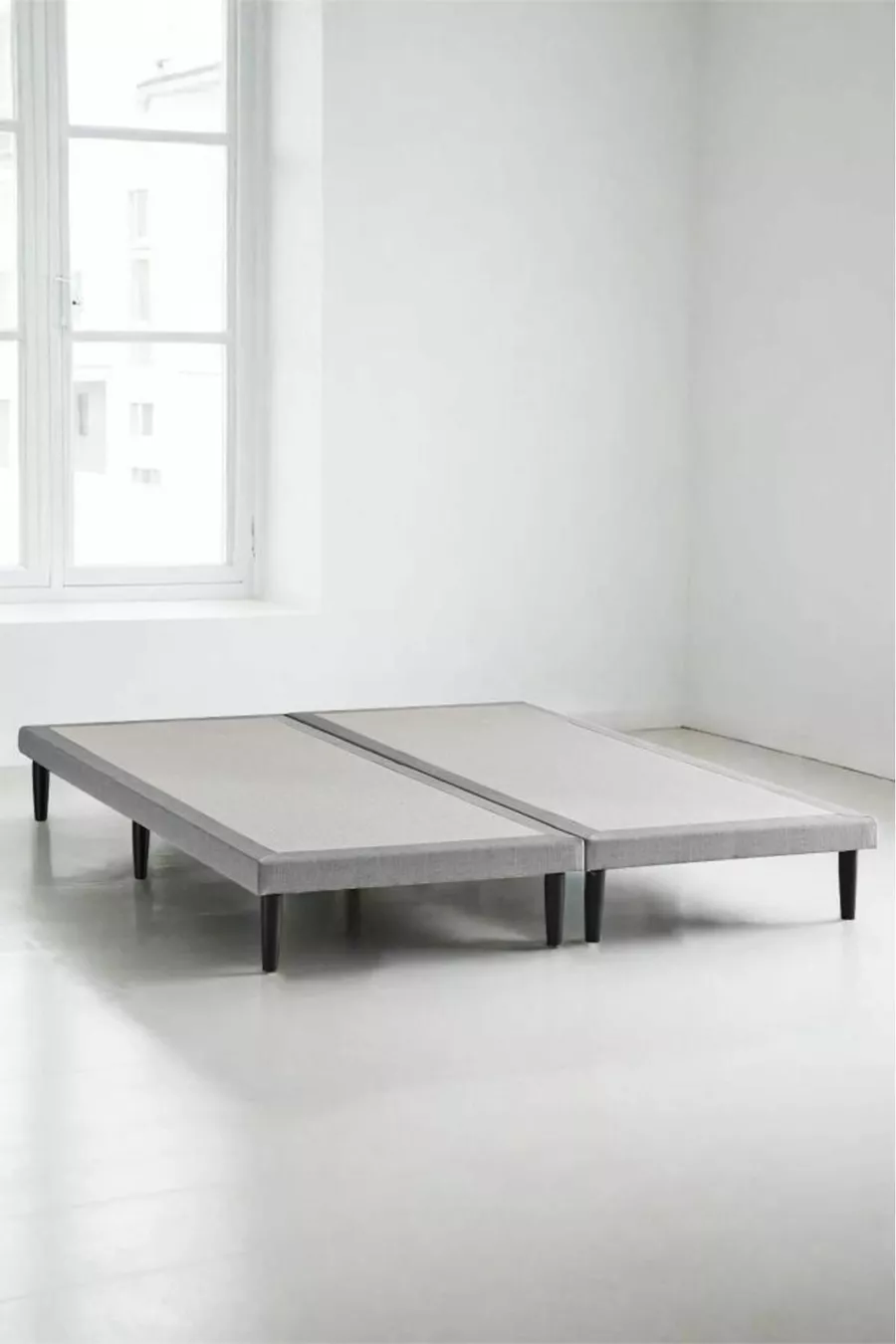 Lit Niron Slim - Lit coffre double - Structure métallique, pieds hauts et tissu en lin