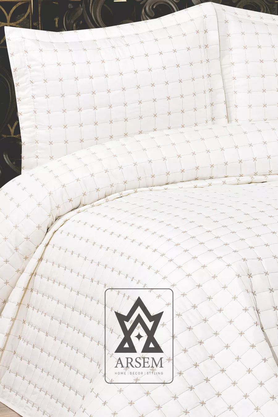 Couverture de lit matelassée en crème Hayal double brodée du fabricant