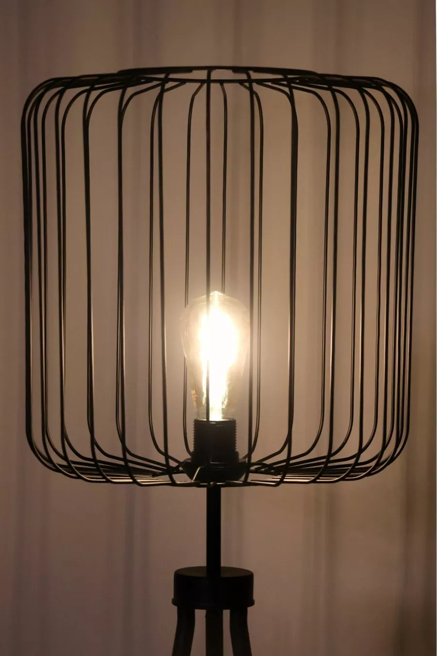 Table basse à détails en cage Lampadaire en métal