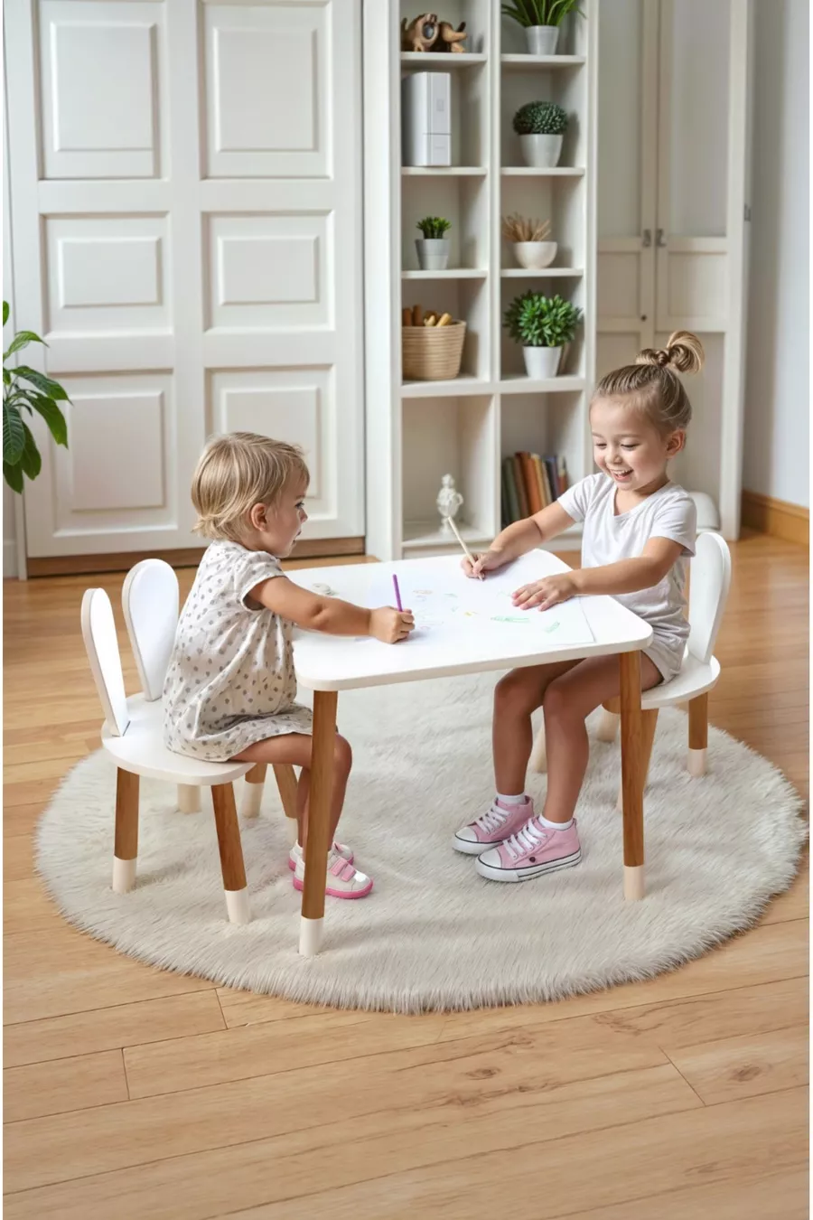 Table de jeu - table d'activités - table d'étude - table d'animation avec 2 chaises Set de table et chaises pour enfants