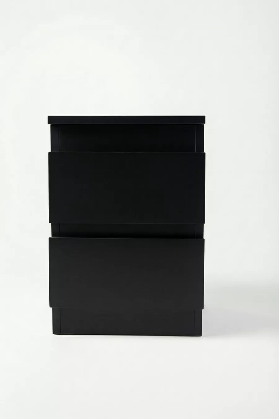 Table de chevet avec compartiment secret et carte NFC