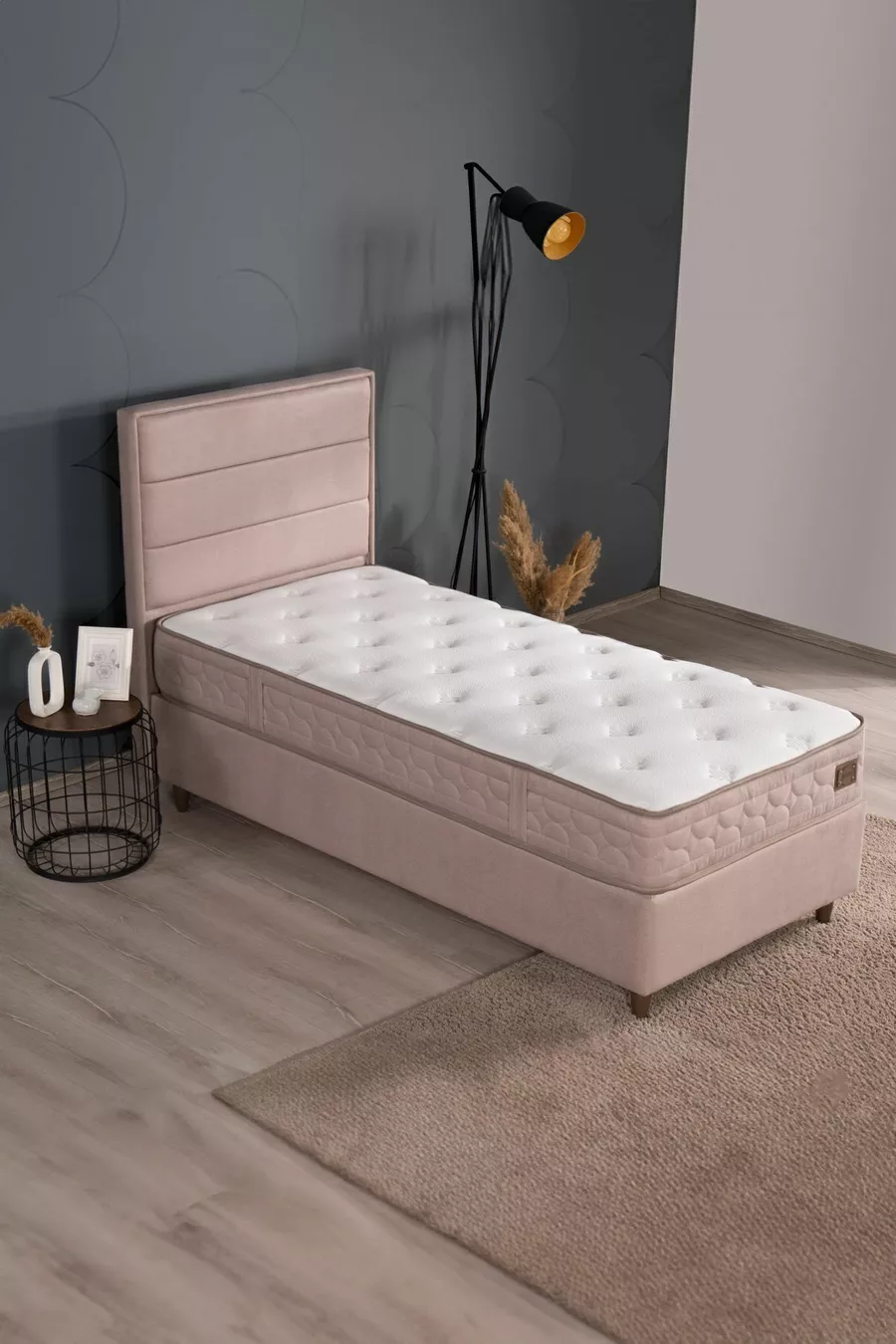 Matelas à ressorts orthopédique Hilton Vison (Sommier et tête de lit non inclus)