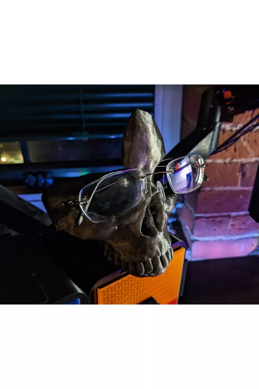 Support de lunettes et porte-clés squelette