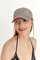 Chapeau féminin avec visière en pierre