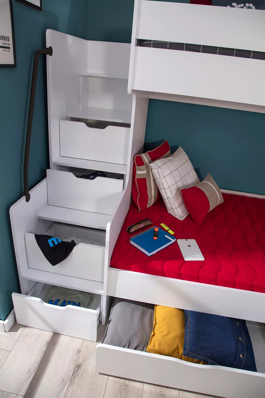 Lit superposé blanc spacieux pour enfant avec tiroirs et échelle
