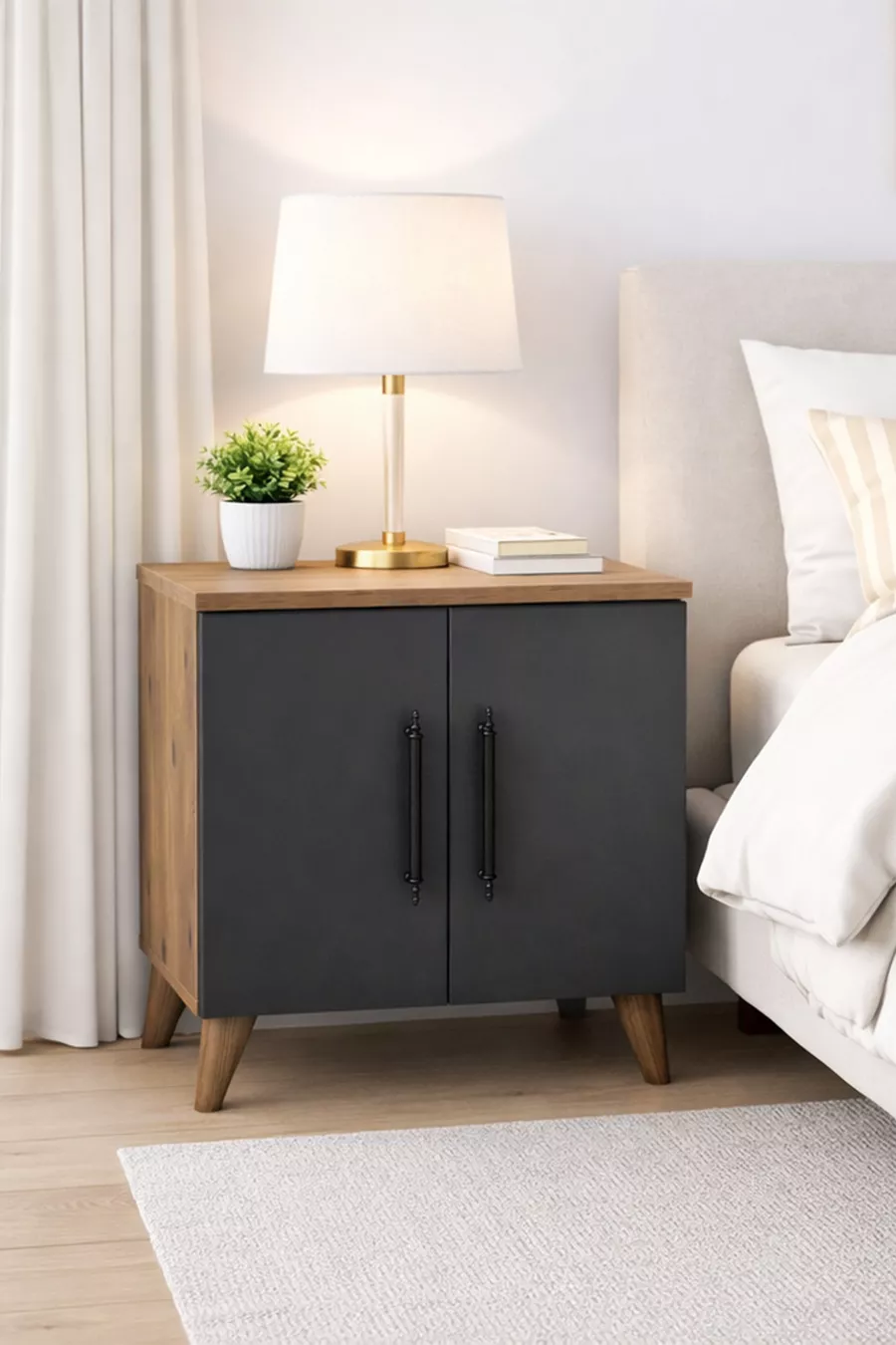 Table de chevet classique Lumen à 2 portes avec étagère, anthracite - Pin