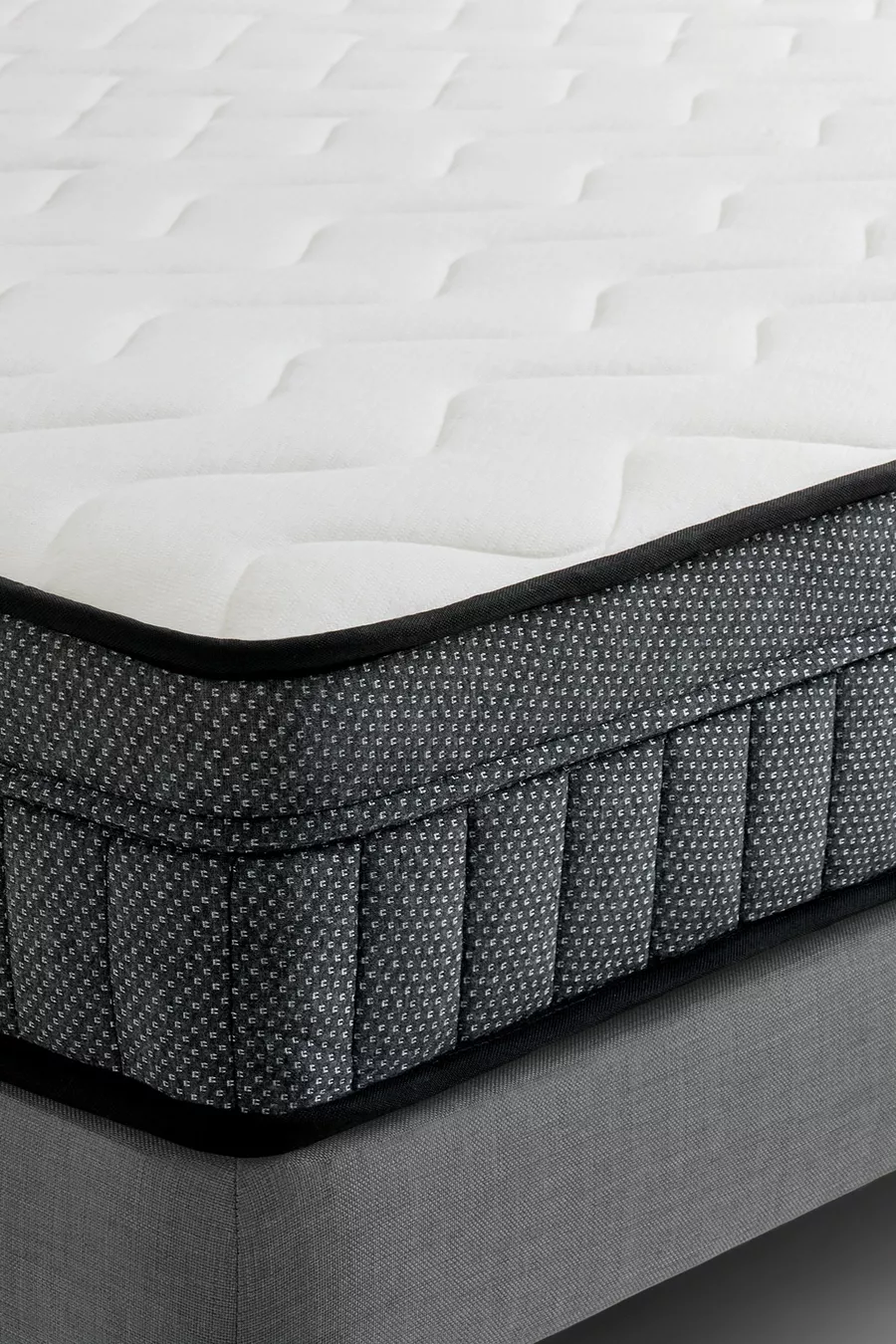 Matelas orthopédique à ressorts avec poche et rouleau en bambou pour soutien de la colonne vertébrale