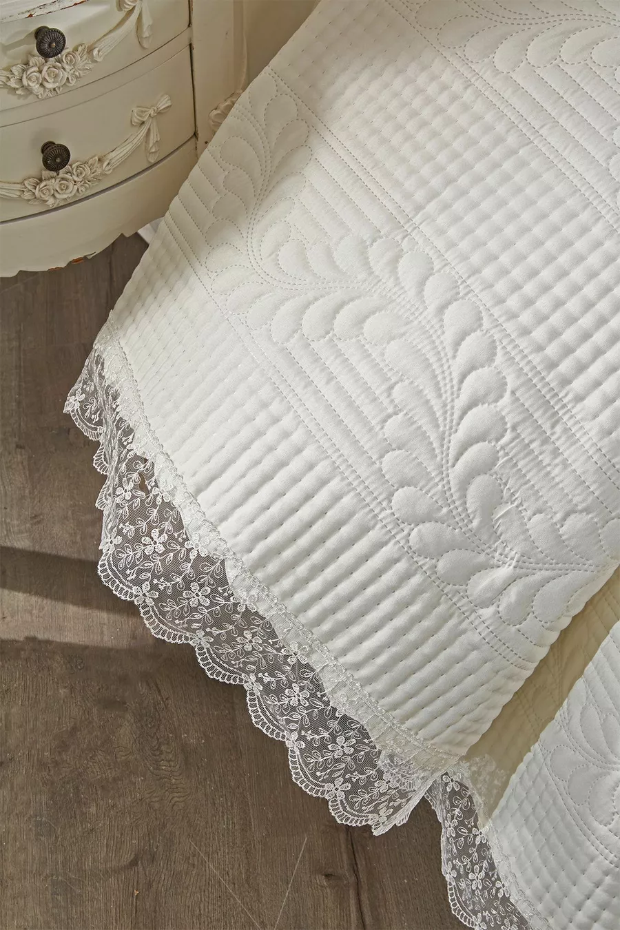 Couverture de lit double ultrasonique avec capitonnage en daim crème