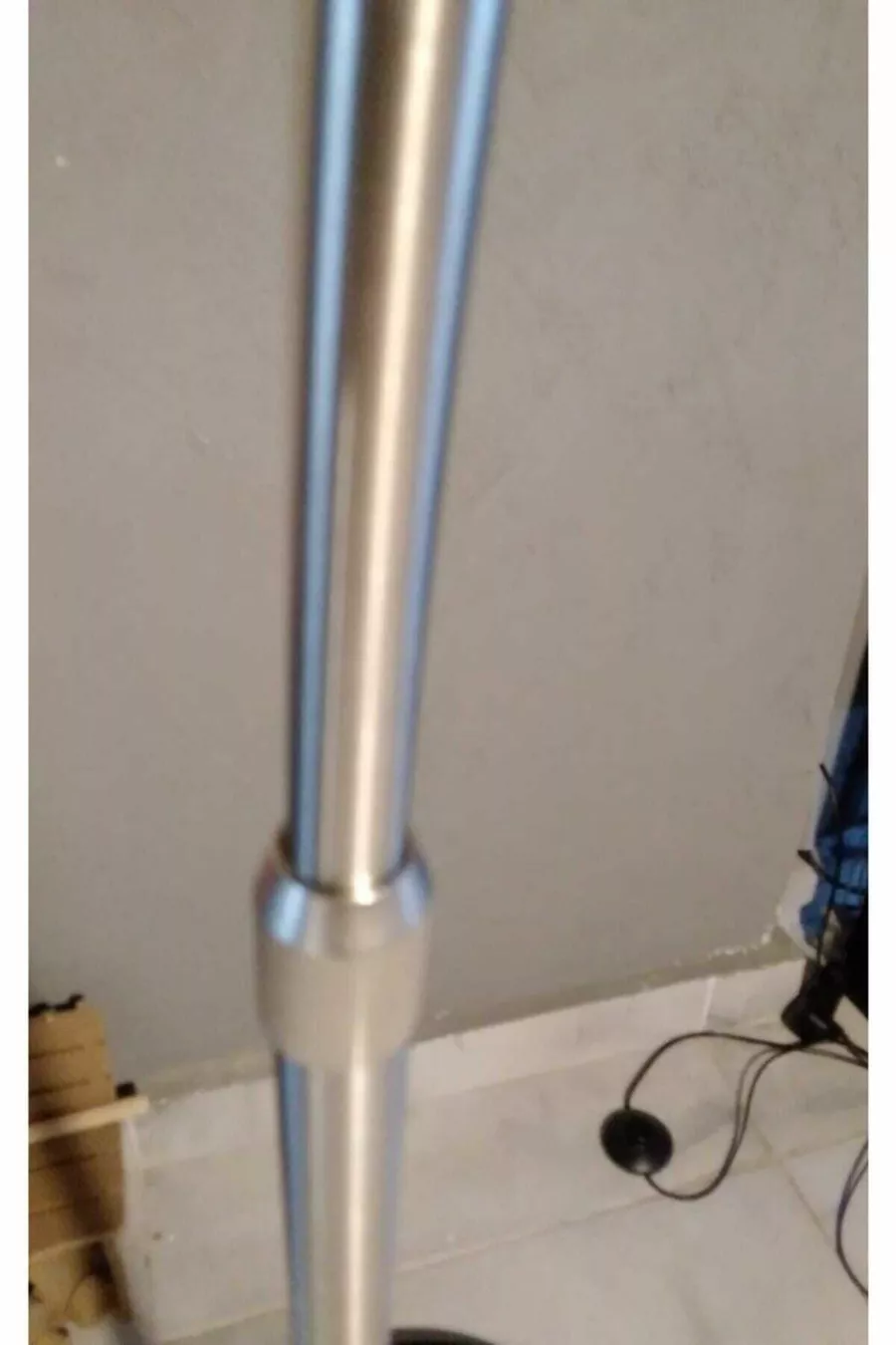 Lampadaire cou de chameau