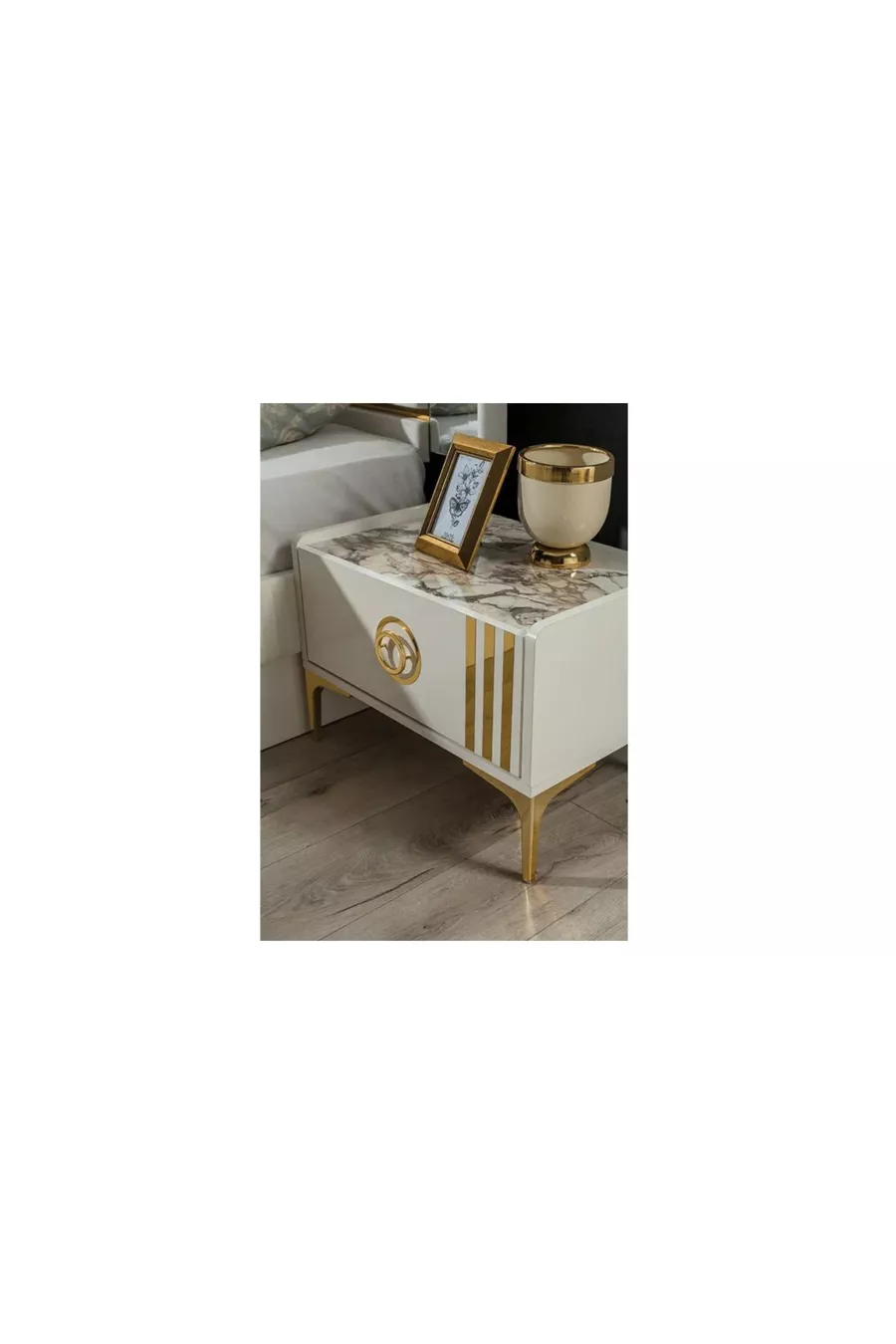 Ensemble de chambre à coucher Lora avec crème