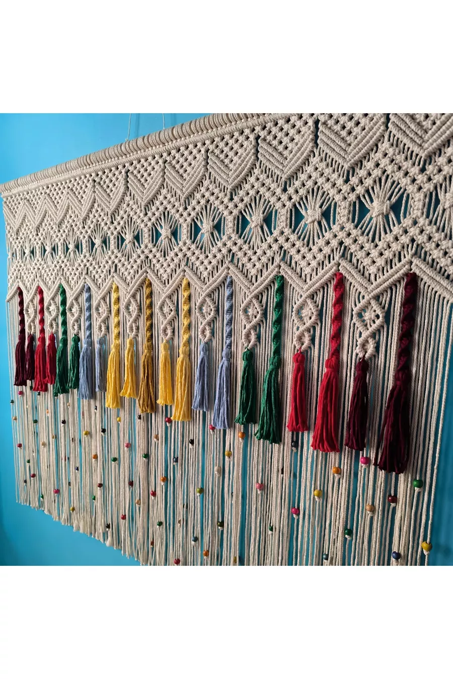 Tête de lit en macramé multicolore