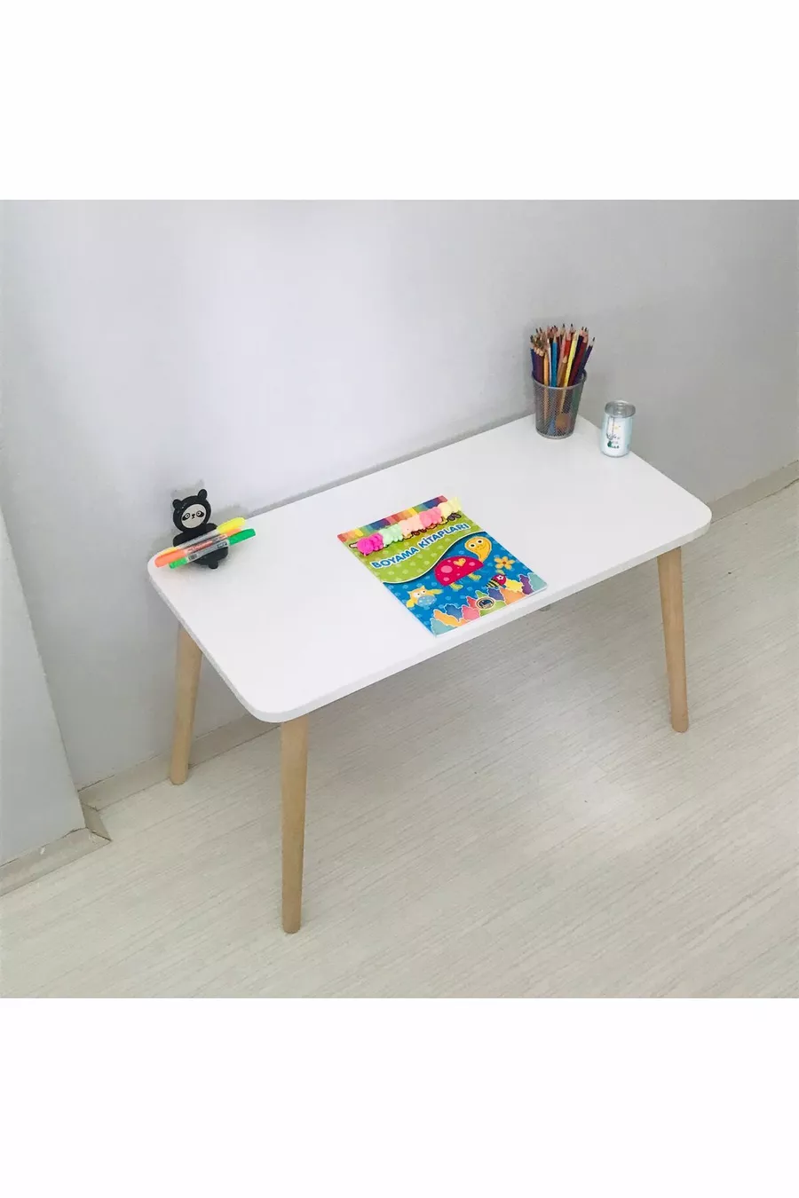 Bureau pour enfants Lilyum 1 pouf Table d'activité Ensemble de table d'activité