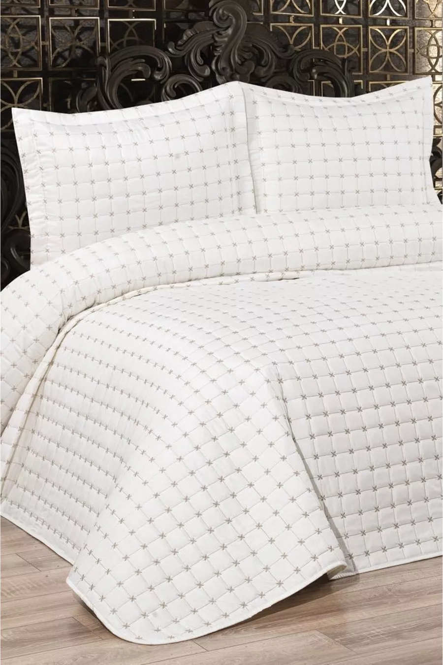 Couverture de lit matelassée en crème Hayal double brodée du fabricant