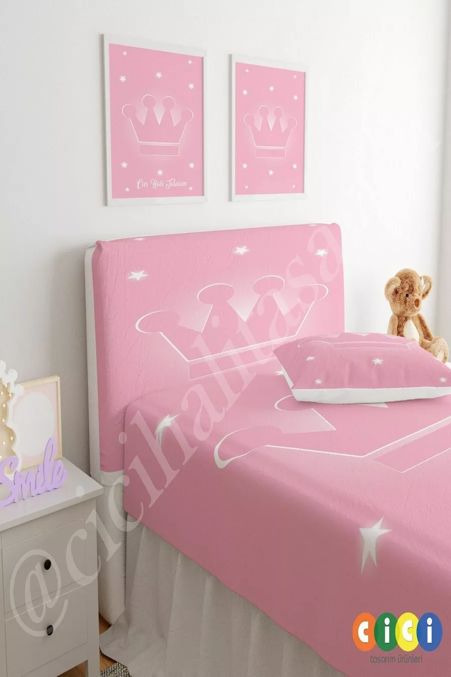 Housse de tête de lit rose avec couronne de roi