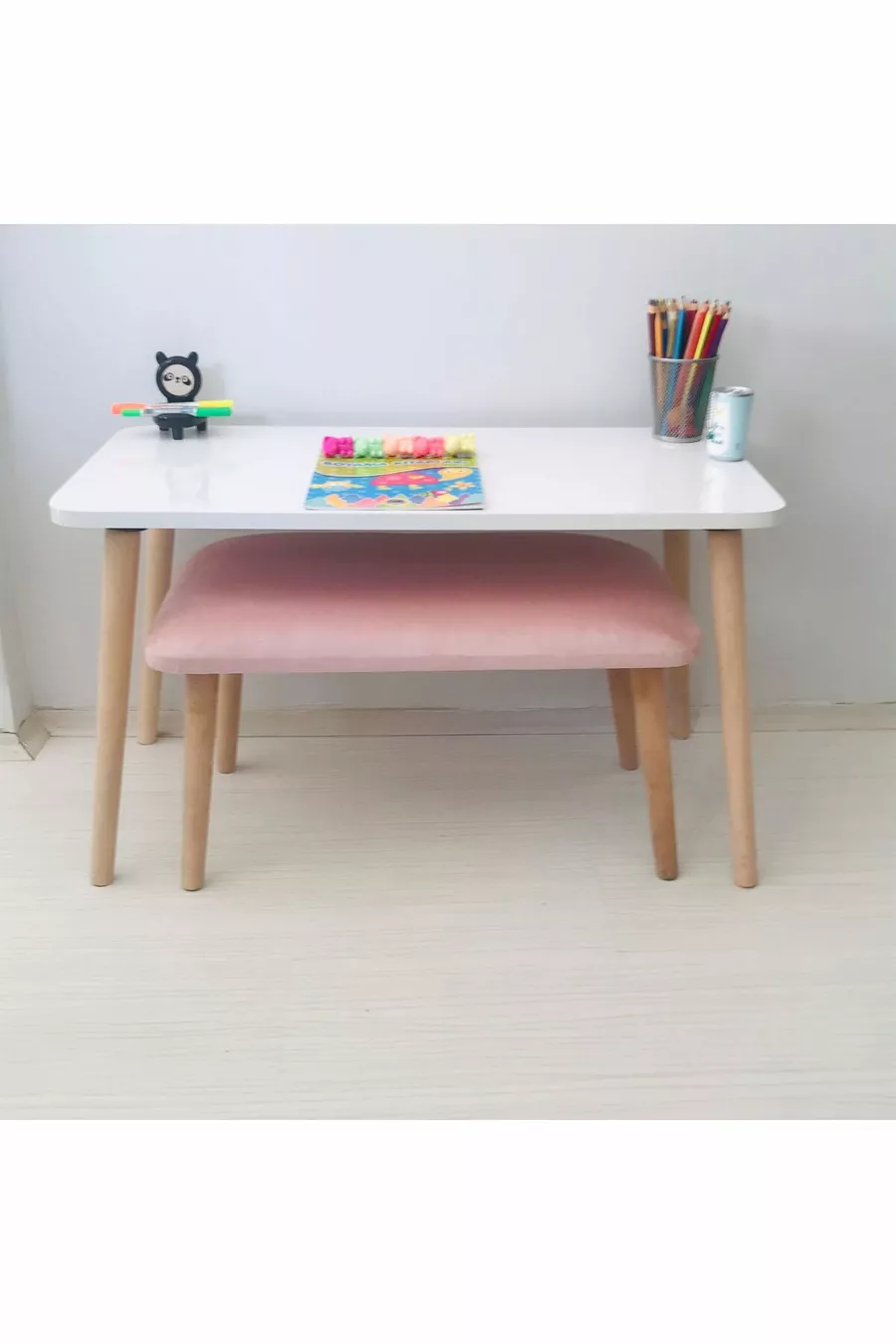 Bureau pour enfants Lilyum 1 pouf Table d'activité Ensemble de table d'activité