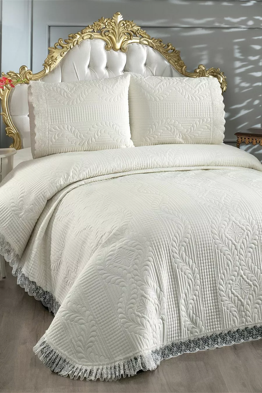 Couverture de lit double ultrasonique avec capitonnage en daim crème