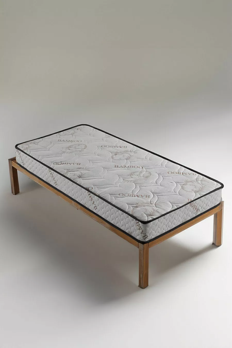 | Matelas à ressorts orthopédique en tissu de bambou pour une personne | x CM | Épaisseur de CM |