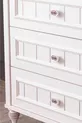 Chambre d'Ezgi Genç - Armoire à 3 portes, Lit, Table de chevet, Commode