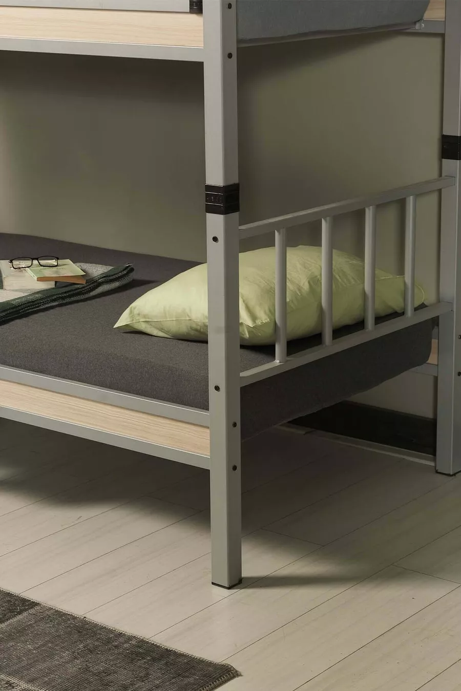 Chambre d'enfant Yurt, lit superposé et lit simple en métal
