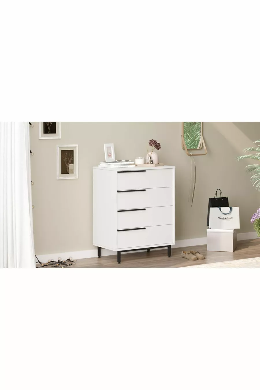 Commode Bohème 4 tiroirs avec pieds en métal blanc -W
