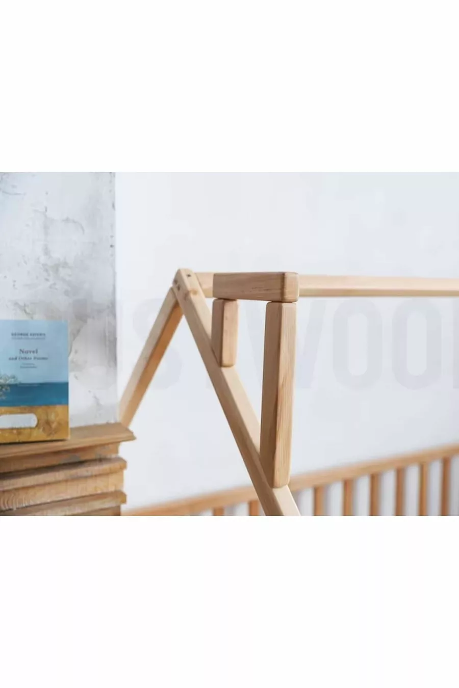 Lit Montessori en bois avec barrière de sécurité - Lit en bois massif - 