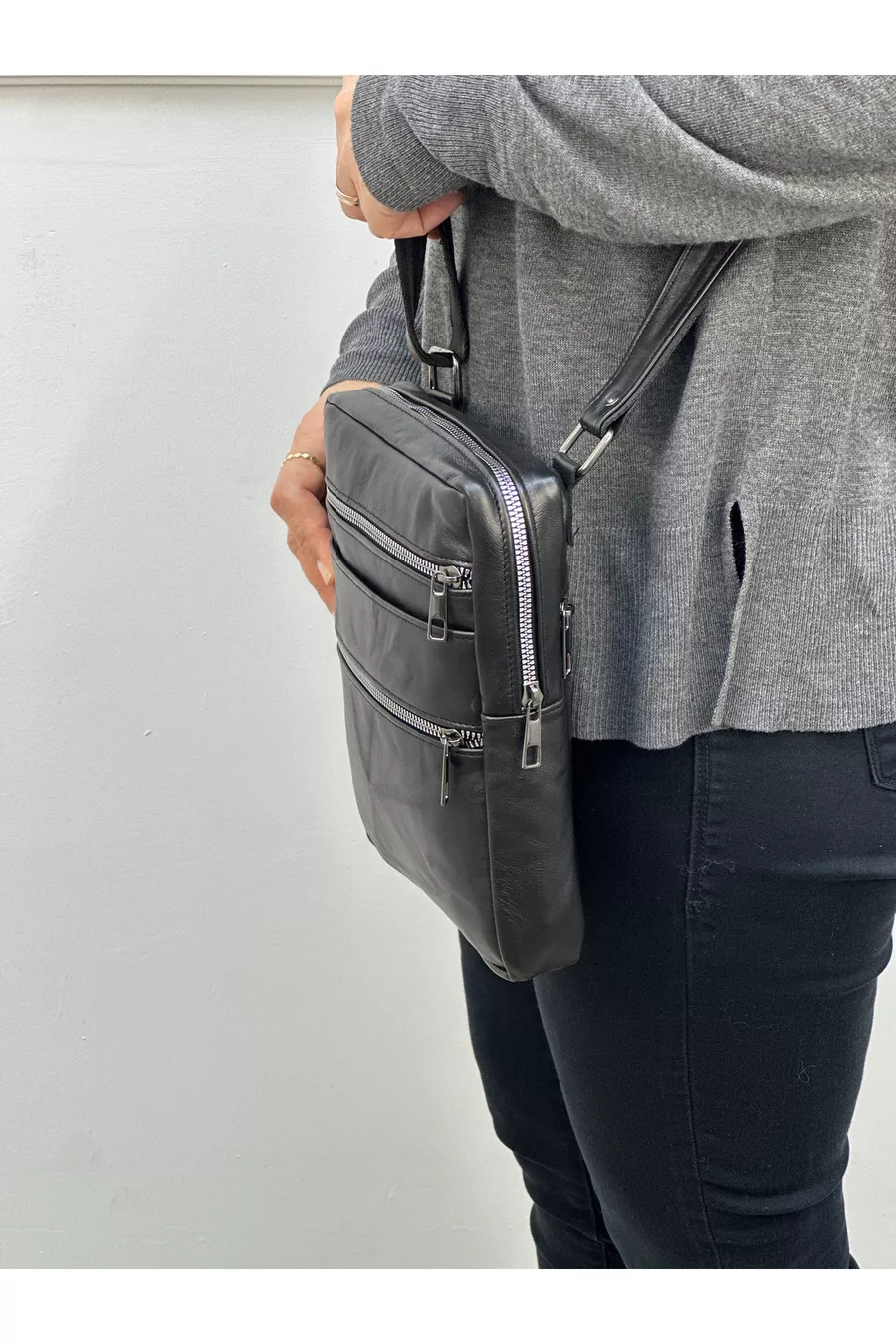 Sac bandoulière moyen en cuir véritable noir