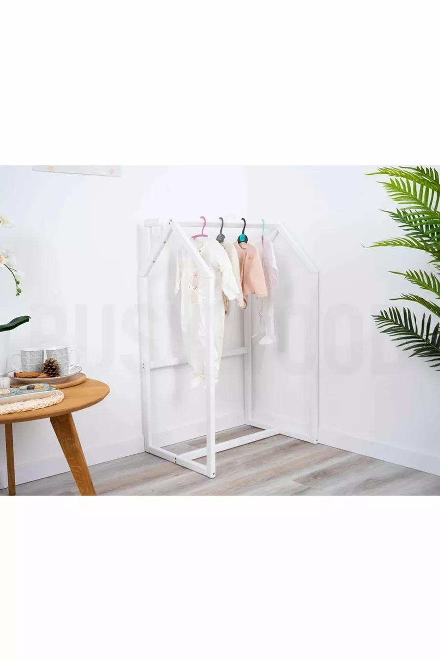 Porte-vêtements à roulettes en bois pour chambre d’enfant Montessori - Porte-vêtements Montessori - Meubles Montessori