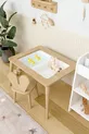Table d'activités en bois avec chaises en bois, résistante à l'eau