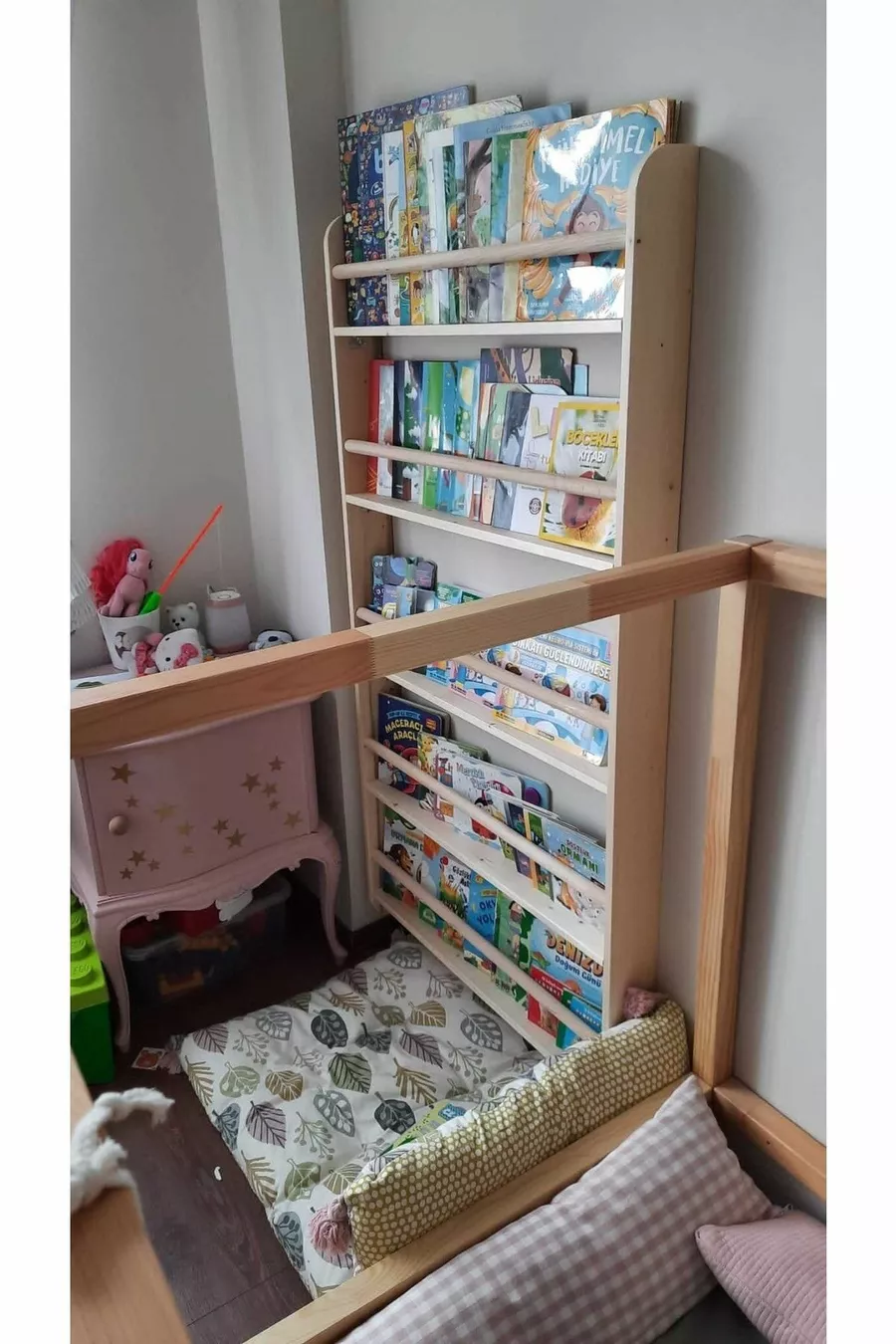 Bibliothèque Montessori Modèle Large à 5 Étages avec Barreaux Ronds