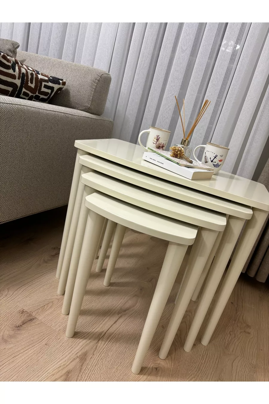 Concept Başaran Table d'appoint gigogne 4 pièces en MDF peint de qualité supérieure, crème