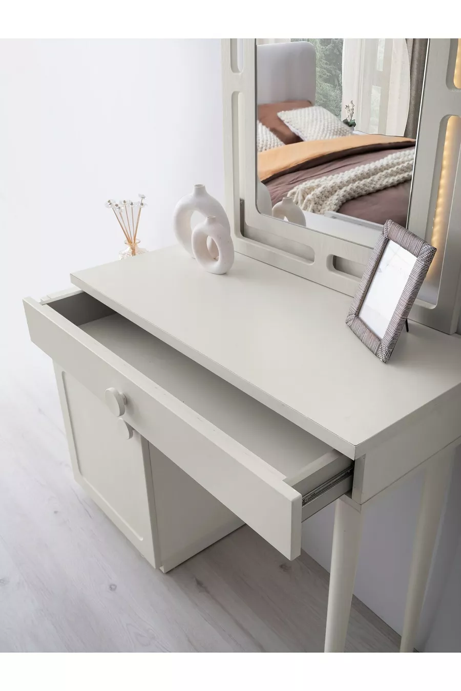 ENSEMBLE DE CHAMBRE À COUCHER BEYZA À BASE DE MDF